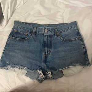 Levi’s Jean Cutoff Shorts